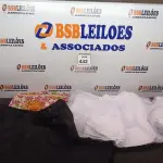 LOTE 432 - 01 LOTE COM ROUPAS DE CARNAVAL. (NO ESTADO) ATENÇÃO! FAZER A VISITAÇÃO ANTES DE ARREMATAR, NÃO SABEMOS SE FUNCIONA. LEILÃO NÃO TEM GARANTIA E NEM DEVOLUÇÃO, SUJEITO A POSSÍVEIS AVARIAS VISÍVEIS/OCULTAS E/OU AUSÊNCIA DE COMPONENTES.