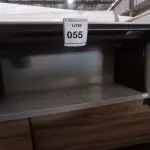 LOTE 055 - 01 ARMÁRIO SUSPENSO. (NO ESTADO EM QUE SE ENCONTRA. SUJEITO A AVARIAS OCULTAS/VISÍVEIS.)
