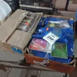 LOTE 259 - 01 LOTE COM CD’S DIVERSOS. (NO ESTADO) ATENÇÃO! FAZER A VISITAÇÃO ANTES DE ARREMATAR, NÃO SABEMOS SE FUNCIONA. LEILÃO NÃO TEM GARANTIA E NEM DEVOLUÇÃO, SUJEITO A POSSÍVEIS AVARIAS VISÍVEIS/OCULTAS E/OU AUSÊNCIA DE COMPONENTES.