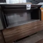 LOTE 044 - 01 ARMÁRIO SUSPENSO EM AÇO. (NO ESTADO EM QUE SE ENCONTRA. SUJEITO A AVARIAS OCULTAS/VISÍVEIS.)