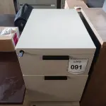 LOTE 091 - 01 GAVETEIRO EM MADEIRA. (NO ESTADO EM QUE SE ENCONTRA. SUJEITO A AVARIAS OCULTAS/VISÍVEIS.)