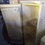 LOTE 405 - 01 GELADEIRA MARCA BOSCH 220V. (NO ESTADO) ATENÇÃO! FAZER A VISITAÇÃO ANTES DE ARREMATAR, NÃO SABEMOS SE FUNCIONA. LEILÃO NÃO TEM GARANTIA E NEM DEVOLUÇÃO, SUJEITO A POSSÍVEIS AVARIAS VISÍVEIS/OCULTAS E/OU AUSÊNCIA DE COMPONENTES.