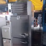 LOTE 109 - 01 REFRIGERATOR TRAULSEN GEN 127V. (NO ESTADO EM QUE SE ENCONTRA. SUJEITO A AVARIAS OCULTAS/VISÍVEIS.) AV9668R