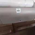 LOTE 055 - 01 ARMÁRIO SUSPENSO. (NO ESTADO EM QUE SE ENCONTRA. SUJEITO A AVARIAS OCULTAS/VISÍVEIS.)