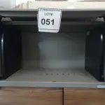 LOTE 051 - 01 ARMÁRIO SUSPENSO PEQUENO. (NO ESTADO EM QUE SE ENCONTRA. SUJEITO A AVARIAS OCULTAS/VISÍVEIS.)