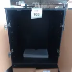 LOTE 103 - 01 ARMÁRIO BAIXO EM MADEIRA 02 PORTAS. (NO ESTADO EM QUE SE ENCONTRA. SUJEITO A AVARIAS OCULTAS/VISÍVEIS.)
