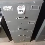 LOTE 027 - 01 COFRE. (NO ESTADO EM QUE SE ENCONTRA. SUJEITO A AVARIAS OCULTAS/VISÍVEIS.) BJ7373J