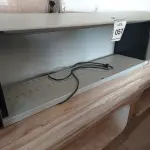 LOTE 057 - 01 ARMÁRIO SUSPENSO. (NO ESTADO EM QUE SE ENCONTRA. SUJEITO A AVARIAS OCULTAS/VISÍVEIS.)