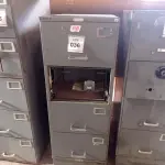 LOTE 036 - 01 COFRE. (NO ESTADO EM QUE SE ENCONTRA. SUJEITO A AVARIAS OCULTAS/VISÍVEIS.) BH1465V