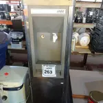 LOTE 263 - 01 BEBEDOURO PARA GARRAFÃO IBBL. (NO ESTADO) ATENÇÃO! FAZER A VISITAÇÃO ANTES DE ARREMATAR, NÃO SABEMOS SE FUNCIONA. LEILÃO NÃO TEM GARANTIA E NEM DEVOLUÇÃO, SUJEITO A POSSÍVEIS AVARIAS VISÍVEIS/OCULTAS E/OU AUSÊNCIA DE COMPONENTES.