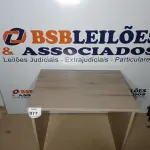 LOTE 077 - 01 MESA PARA COMPUTADOR. (NO ESTADO EM QUE SE ENCONTRA. SUJEITO A AVARIAS OCULTAS/VISÍVEIS.)