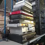 LOTE 284 - 01 LOTE COM APARELHOS DE VHS E DVD’S DIVERSOS MODELOS. (NO ESTADO) ATENÇÃO! FAZER A VISITAÇÃO ANTES DE ARREMATAR, NÃO SABEMOS SE FUNCIONA. LEILÃO NÃO TEM GARANTIA E NEM DEVOLUÇÃO, SUJEITO A POSSÍVEIS AVARIAS VISÍVEIS/OCULTAS E/OU AUSÊNCIA DE COMPONENTES.