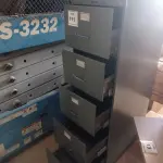 LOTE 111 - 01 ARQUIVO METAL COM 05 GAVETAS. (NO ESTADO EM QUE SE ENCONTRA. SUJEITO A AVARIAS OCULTAS/VISÍVEIS.)