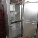LOTE 024 - 01 REFRIGERATOR TRAULSEN 110V MODELO G10.000. (NO ESTADO EM QUE SE ENCONTRA. SUJEITO A AVARIAS OCULTAS/VISÍVEIS.) AV9668P