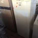 LOTE 405 - 01 GELADEIRA MARCA BOSCH 220V. (NO ESTADO) ATENÇÃO! FAZER A VISITAÇÃO ANTES DE ARREMATAR, NÃO SABEMOS SE FUNCIONA. LEILÃO NÃO TEM GARANTIA E NEM DEVOLUÇÃO, SUJEITO A POSSÍVEIS AVARIAS VISÍVEIS/OCULTAS E/OU AUSÊNCIA DE COMPONENTES.