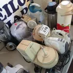 LOTE 276 - 01 LOTE COM CAFETEIRA, BATEDEIRA, PANELA ELÉTRICA, LIGNIFICADO E CHURRASQUEIRA ELÉTRICA. (NO ESTADO) ATENÇÃO! FAZER A VISITAÇÃO ANTES DE ARREMATAR, NÃO SABEMOS SE FUNCIONA. LEILÃO NÃO TEM GARANTIA E NEM DEVOLUÇÃO, SUJEITO A POSSÍVEIS AVARIAS VISÍVEIS/OCULTAS E/OU AUSÊNCIA DE COMPONENTES.