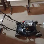 LOTE 411 - 01 CORTADOR DE GRAMA A GASOLINA TOYAMA 146CC. (NO ESTADO) ATENÇÃO! FAZER A VISITAÇÃO ANTES DE ARREMATAR, NÃO SABEMOS SE FUNCIONA. LEILÃO NÃO TEM GARANTIA E NEM DEVOLUÇÃO, SUJEITO A POSSÍVEIS AVARIAS VISÍVEIS/OCULTAS E/OU AUSÊNCIA DE COMPONENTES.