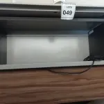 LOTE 049 - 01 ARMÁRIO SUSPENSO. (NO ESTADO EM QUE SE ENCONTRA. SUJEITO A AVARIAS OCULTAS/VISÍVEIS.)