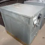 LOTE 079 - COFRE. (NO ESTADO EM QUE SE ENCONTRA. SUJEITO A AVARIAS OCULTAS/VISÍVEIS.) AV9605V