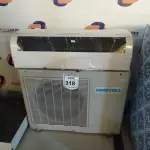LOTE 318 - 01 AR CONDICIONADO TEMPSTAR 9.000BTUS COM EVAPORADORA ELECTROLUX. (NO ESTADO) ATENÇÃO! FAZER A VISITAÇÃO ANTES DE ARREMATAR, NÃO SABEMOS SE FUNCIONA. LEILÃO NÃO TEM GARANTIA E NEM DEVOLUÇÃO, SUJEITO A POSSÍVEIS AVARIAS VISÍVEIS/OCULTAS E/OU AUSÊNCIA DE COMPONENTES.