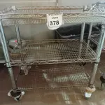 01 CARRINHO PARA SERVIÇO CROMADO. (NO ESTADO) ATENÇÃO! FAZER A VISITAÇÃO ANTES DE ARREMATAR, NÃO SABEMOS SE FUNCIONA. LEILÃRO NÃO TEM GARANTIA E NEM DEVOLUÇÃO, SUJEITO A POSSÍVEIS AVARIAS VISÍVEIS/OCULTAS E/OU AUSÊNCIA DE COMPONENTES.