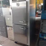 LOTE 109 - 01 REFRIGERATOR TRAULSEN GEN 127V. (NO ESTADO EM QUE SE ENCONTRA. SUJEITO A AVARIAS OCULTAS/VISÍVEIS.) AV9668R