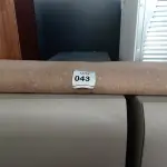 LOTE 043 - 01 RUG (TAPETE). (NO ESTADO EM QUE SE ENCONTRA. SUJEITO A AVARIAS OCULTAS/VISÍVEIS.) AU2129X
