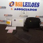 LOTE 320 - 01 TABLET CD0004, COM TECLADO, MOUSE E BOLSA. (NO ESTADO EM QUE SE ENCONTRA. SUJEITO A AVARIAS OCULTAS/VISÍVEIS.)