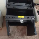 LOTE 136 - 01 ARMÁRIO BAIXO EM AÇO COM 02 PORTAS. (NO ESTADO EM QUE SE ENCONTRA. SUJEITO A AVARIAS OCULTAS/VISÍVEIS.)