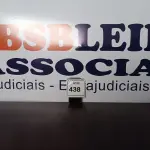 LOTE 438 - 01 IPHONE CD0001051957. (NO ESTADO EM QUE SE ENCONTRA. SUJEITO A AVARIAS OCULTAS/VISÍVEIS.)