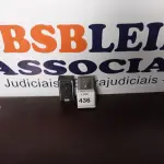 LOTE 436 - 01 IPHONE CD0004208535. (NO ESTADO EM QUE SE ENCONTRA. SUJEITO A AVARIAS OCULTAS/VISÍVEIS.)