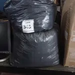 LOTE 345 - 02 SACOS DE CORTINAS. (NO ESTADO EM QUE SE ENCONTRA. SUJEITO A AVARIAS OCULTAS/VISÍVEIS.)