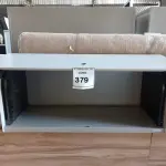 LOTE 379 - 01 ARMÁRIO EM AÇO SUSPENSO. (NO ESTADO EM QUE SE ENCONTRA. SUJEITO A AVARIAS OCULTAS/VISÍVEIS.)