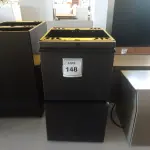 LOTE 148 - 01 GAVETEIRO EM AÇO COM 02 GAVETAS. (NO ESTADO EM QUE SE ENCONTRA. SUJEITO A AVARIAS OCULTAS/VISÍVEIS.)