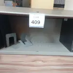 LOTE 409 - 01 ARMÁRIO EM AÇO SUSPENSO. (NO ESTADO EM QUE SE ENCONTRA. SUJEITO A AVARIAS OCULTAS/VISÍVEIS.)