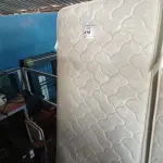 LOTE 419 - 01 BOX TWIN E 01 MATTRESS TWIN. (NO ESTADO EM QUE SE ENCONTRA. SUJEITO A AVARIAS OCULTAS/VISÍVEIS.) BF8512V/ BF8513J