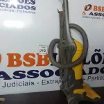 LOTE 212 - 01 ASPIRADOR DE PÓ LIGHT SPEED 110V (VACUUM CLEANER). (NO ESTADO EM QUE SE ENCONTRA. SUJEITO A AVARIAS OCULTAS/VISÍVEIS.) AV9669J