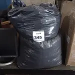 LOTE 345 - 02 SACOS DE CORTINAS. (NO ESTADO EM QUE SE ENCONTRA. SUJEITO A AVARIAS OCULTAS/VISÍVEIS.)