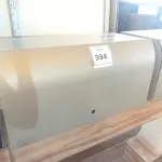 LOTE 394 - 01 ARMÁRIO EM AÇO SUSPENSO. (NO ESTADO EM QUE SE ENCONTRA. SUJEITO A AVARIAS OCULTAS/VISÍVEIS.)