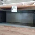 LOTE 377 - 01 ARMÁRIO EM AÇO SUSPENSO. (NO ESTADO EM QUE SE ENCONTRA. SUJEITO A AVARIAS OCULTAS/VISÍVEIS.)
