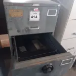 LOTE 414 - 01 COFRE. (NO ESTADO EM QUE SE ENCONTRA. SUJEITO A AVARIAS OCULTAS/VISÍVEIS.) BH1465Y
