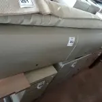 LOTE 253 - 01 ARMÁRIO SUSPENSO DUPLO EM AÇO. (NO ESTADO EM QUE SE ENCONTRA. SUJEITO A AVARIAS OCULTAS/VISÍVEIS.)