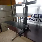 LOTE 223 - 01 ERGOTRON. (SUPORTE MONITOR) (NO ESTADO EM QUE SE ENCONTRA. SUJEITO A AVARIAS OCULTAS/VISÍVEIS.)