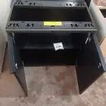 LOTE 136 - 01 ARMÁRIO BAIXO EM AÇO COM 02 PORTAS. (NO ESTADO EM QUE SE ENCONTRA. SUJEITO A AVARIAS OCULTAS/VISÍVEIS.)
