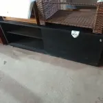 LOTE 437 - 01 RACK PRETO COM PORTA DE CORRER. (NO ESTADO EM QUE SE ENCONTRA. SUJEITO A AVARIAS OCULTAS/VISÍVEIS.)