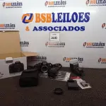 LOTE 300 - 01 DIGITAL CÂMERA. (NO ESTADO EM QUE SE ENCONTRA. SUJEITO A AVARIAS OCULTAS/VISÍVEIS.) BH1572F