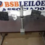 LOTE 224 - 01 SUPORTE PRATA PARA MONITOR E 02 STAND UP DESK (SUPORTE MONITOR). (NO ESTADO EM QUE SE ENCONTRA. SUJEITO A AVARIAS OCULTAS/VISÍVEIS.)