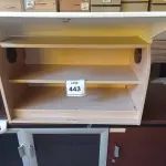 LOTE 443 - 01 ARMÁRIO SUSPENSO. (NO ESTADO EM QUE SE ENCONTRA. SUJEITO A AVARIAS OCULTAS/VISÍVEIS.)