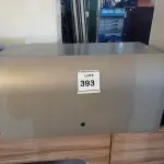 LOTE 393 - 01 ARMÁRIO EM AÇO SUSPENSO. (NO ESTADO EM QUE SE ENCONTRA. SUJEITO A AVARIAS OCULTAS/VISÍVEIS.)