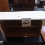 LOTE 464 - 01 ARMÁRIO SUSPENSO. (NO ESTADO EM QUE SE ENCONTRA. SUJEITO A AVARIAS OCULTAS/VISÍVEIS.)